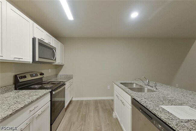 Building Photo - 9131 Aegean Cir