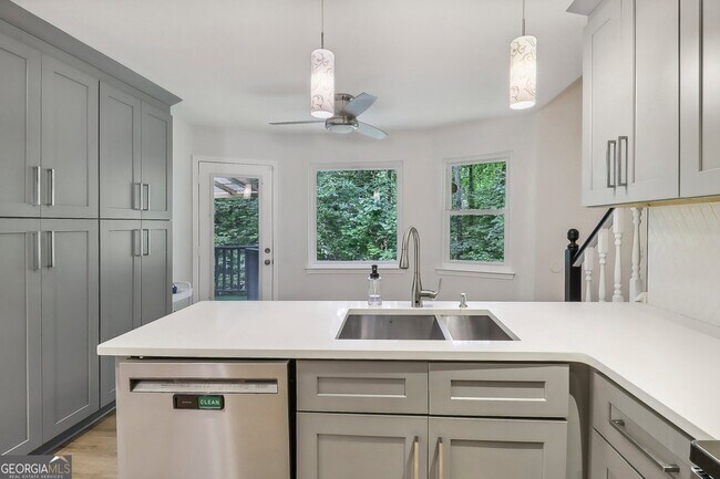 Building Photo - 4528 High Grove Ct NW