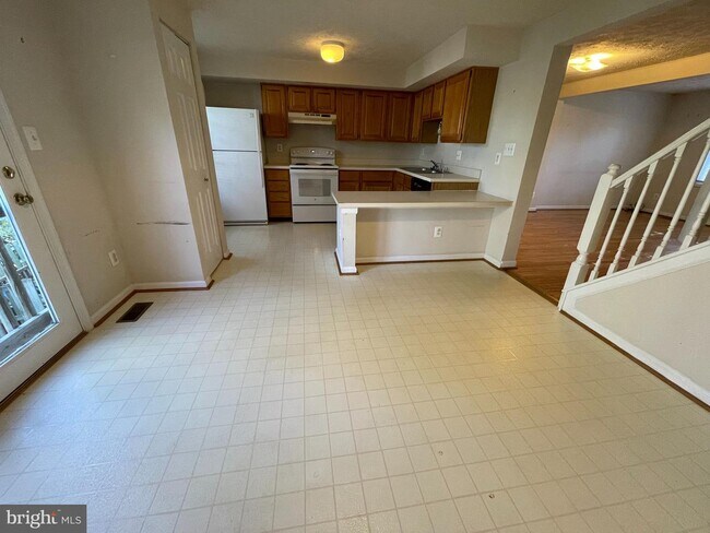 Building Photo - 210 Ridgecrest Ct