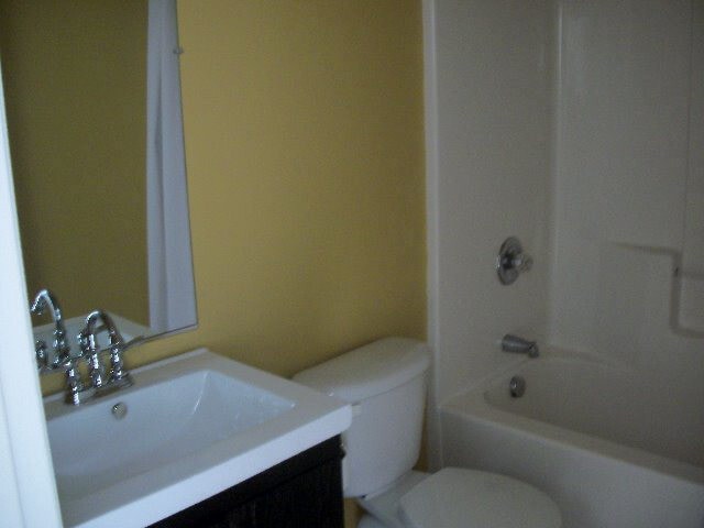 Building Photo - 256 Vanderbilt Dr