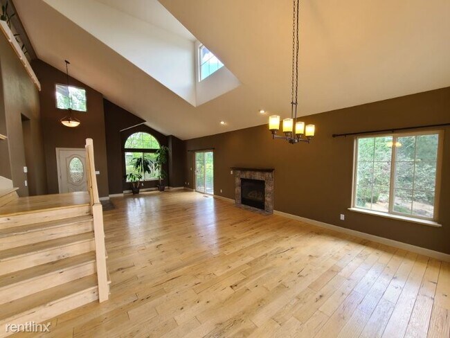 Foto del edificio - 4 br, 3.5 bath House - 4860 Buckhaven Rd