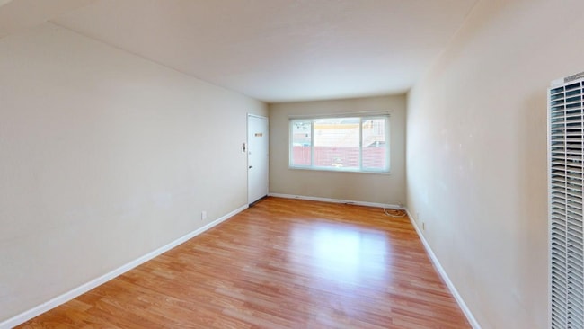 Building Photo - 1536 9th St