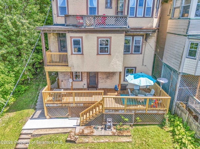 Building Photo - 911 Clay Ave