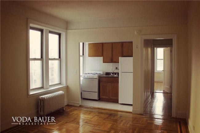 Building Photo - 260 Seaman Ave