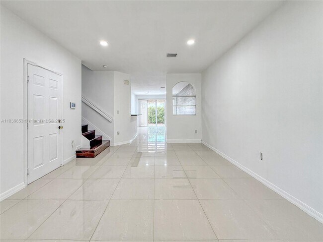 Foto del edificio - 16562 SW 71st Terrace