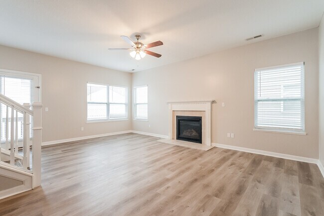 Foto del edificio - 7853 Waggoner Trace Dr