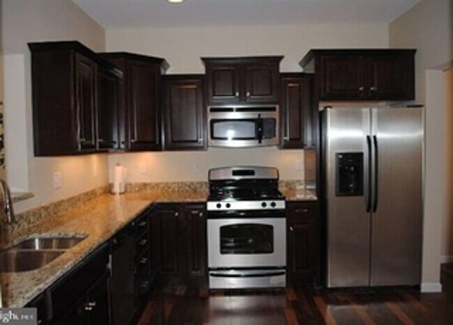 Foto del edificio - BEAUTIFUL TOWNHOUSE, GREAT LOCATION