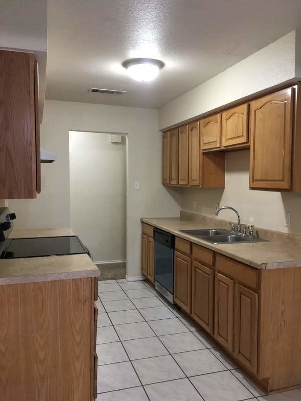 Building Photo - 7209 Meadowbrook Dr