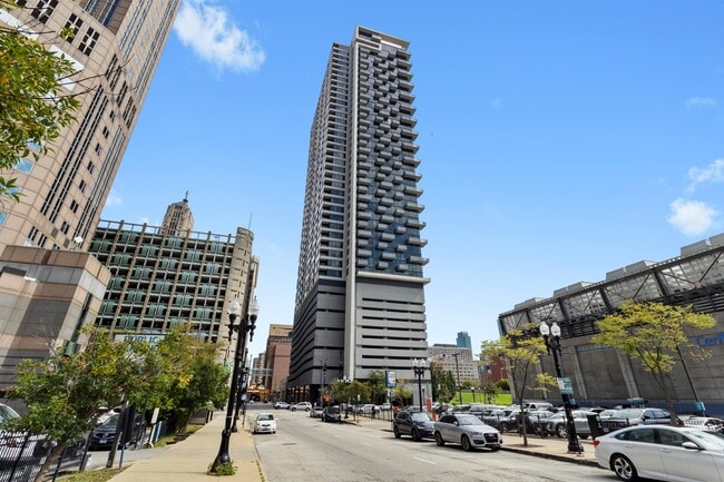 Building Photo - 235 W Van Buren St
