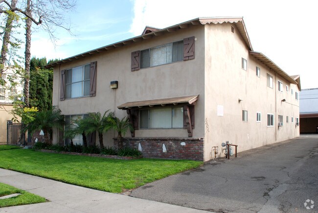 Building Photo - 2114 S Mallul Dr