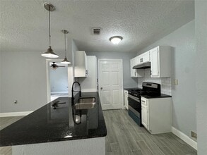 Building Photo - 6918 Isla St