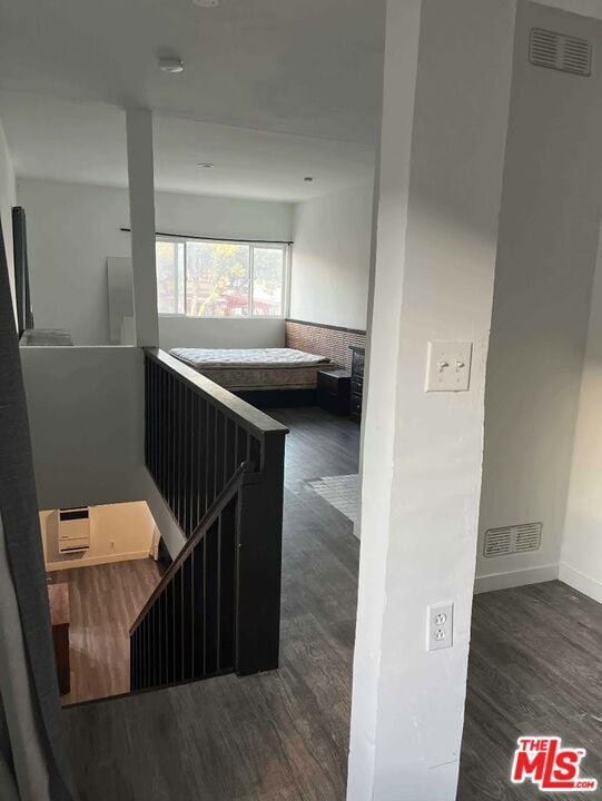 Building Photo - 4534 Kingswell Ave