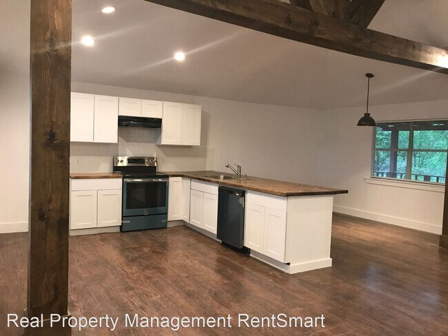 Foto del edificio - 3 br, 2 bath House - 8263 State Park Road