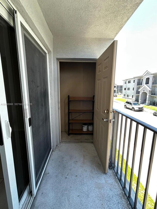 Foto del edificio - 15460 SW 284th St