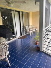 Building Photo - 565 Oaks Ln