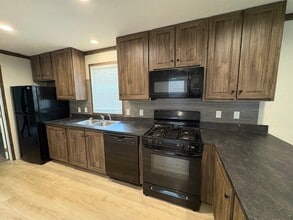 Building Photo - 2752 W North Union Rd