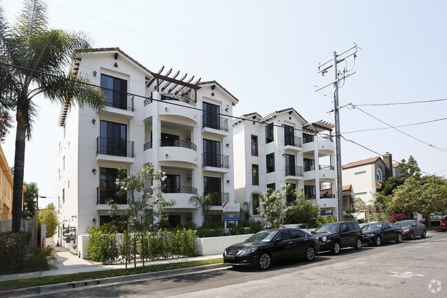 Building Photo - 5247-5253 Vantage Ave