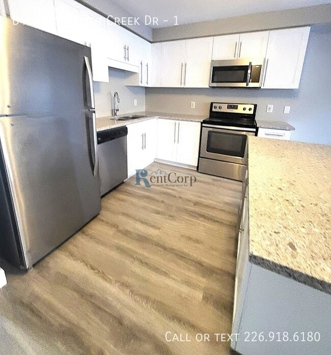 Building Photo - 145-145 S Creek Dr