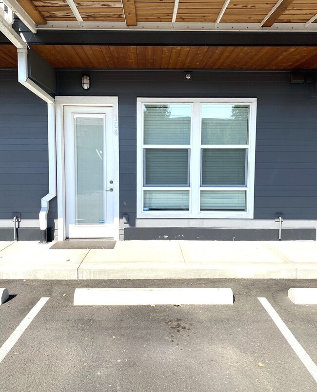 Building Photo - Evergreen Multiplex