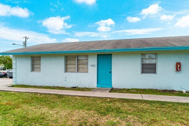 Foto del edificio - 4763 Gulfstream Rd