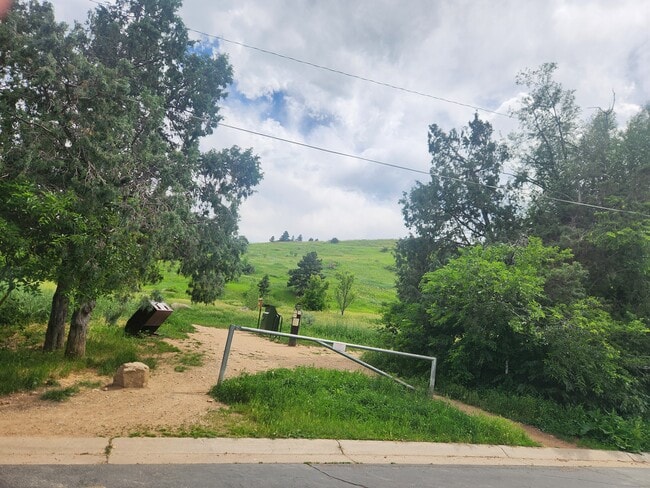 Chautauqua trails 3 blocks away - 524 18th St