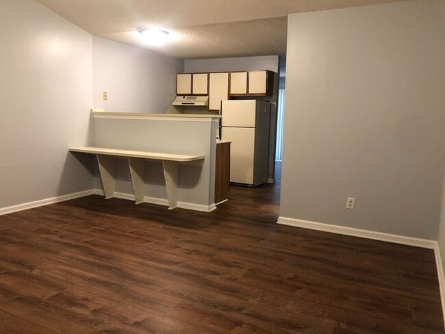 Building Photo - 4115 Bloomdale Dr