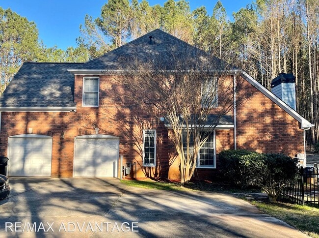 Building Photo - 5 br, 3.5 bath House - 140 Pointer Ridge Trl