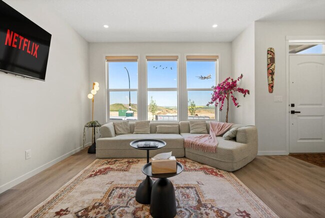 Photo du bâtiment - 147 Edith Dr NW