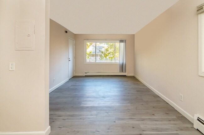 Foto del edificio - 3016 Pleasant Ave