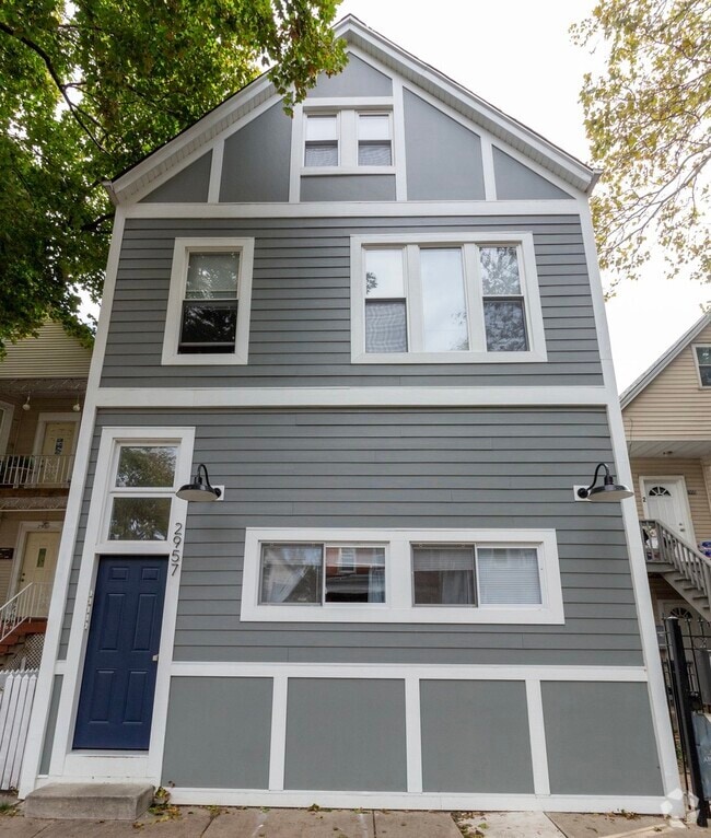 Building Photo - 2957 N Avers Ave