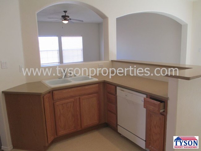 Building Photo - 1403 Laguna Ct NE
