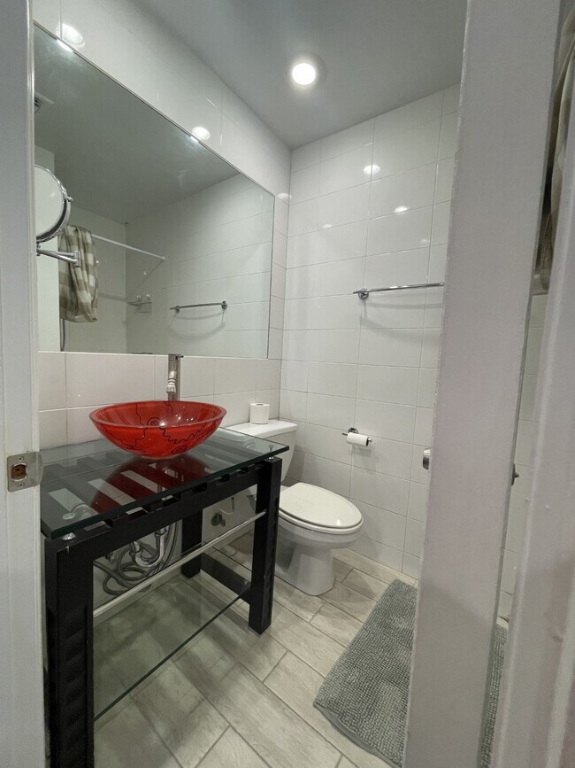 Foto del edificio - 349 W 53rd St