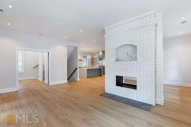 Foto del edificio - 711 Myrtle St NE