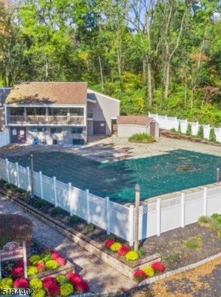 Foto del edificio - 5 Evergreen Dr