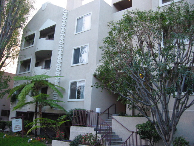 Foto del edificio - Manhattan Apts.