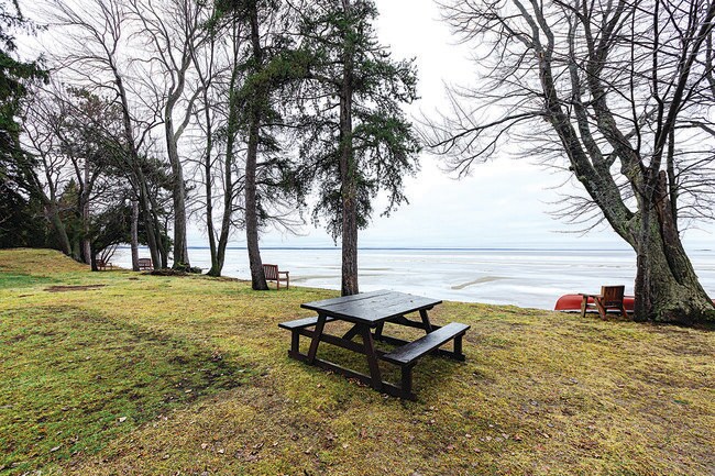Photo du bâtiment - Lancelot Apartments