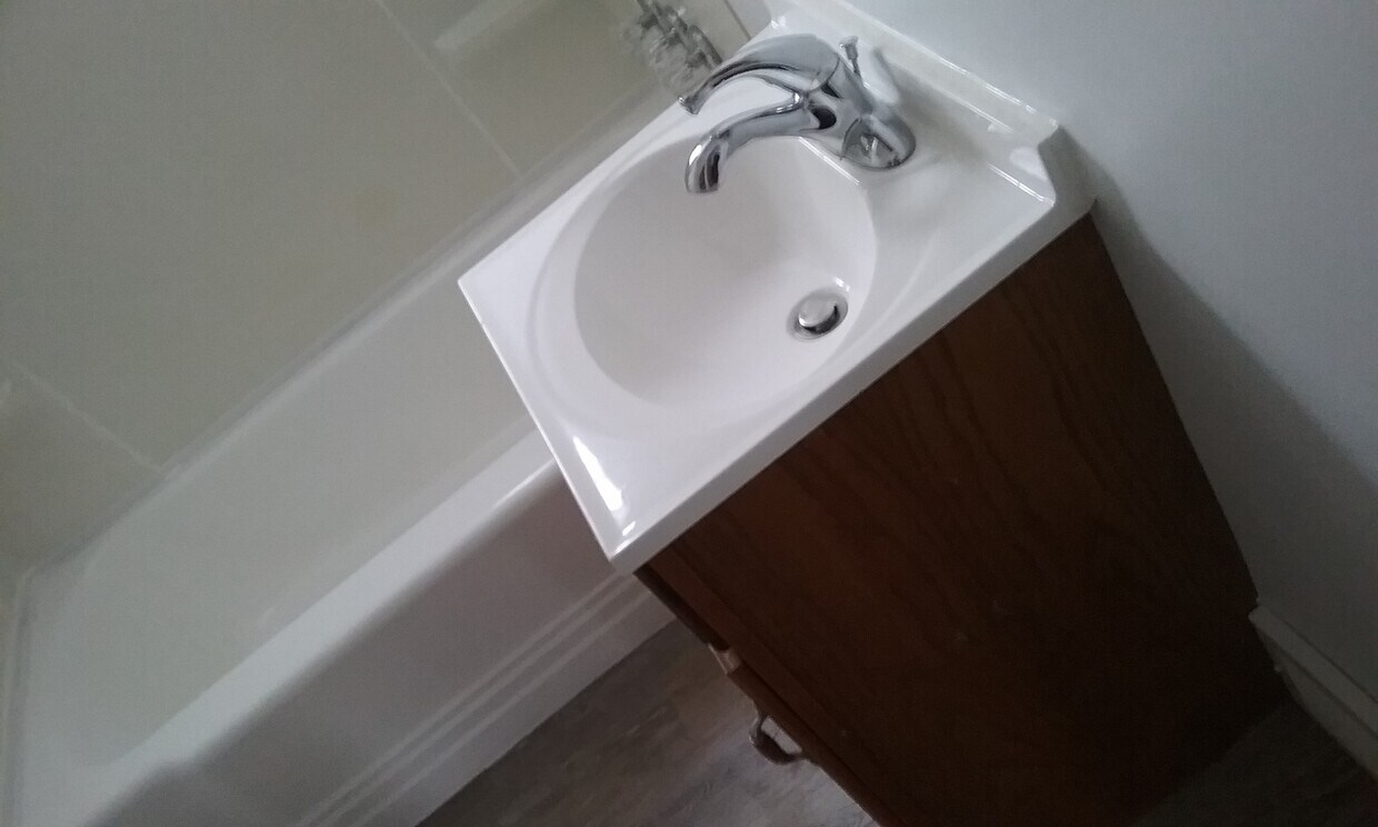 907 Davis Ave., Cuyahoga Falls, OH 44221 Townhouse for Rent in