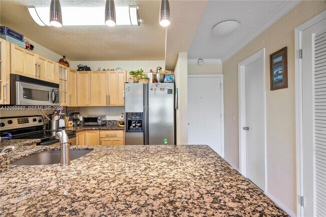 Foto del edificio - 2640 NE 135th St