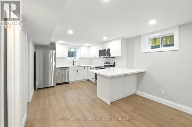 Building Photo - 29 Bronte Crescent
