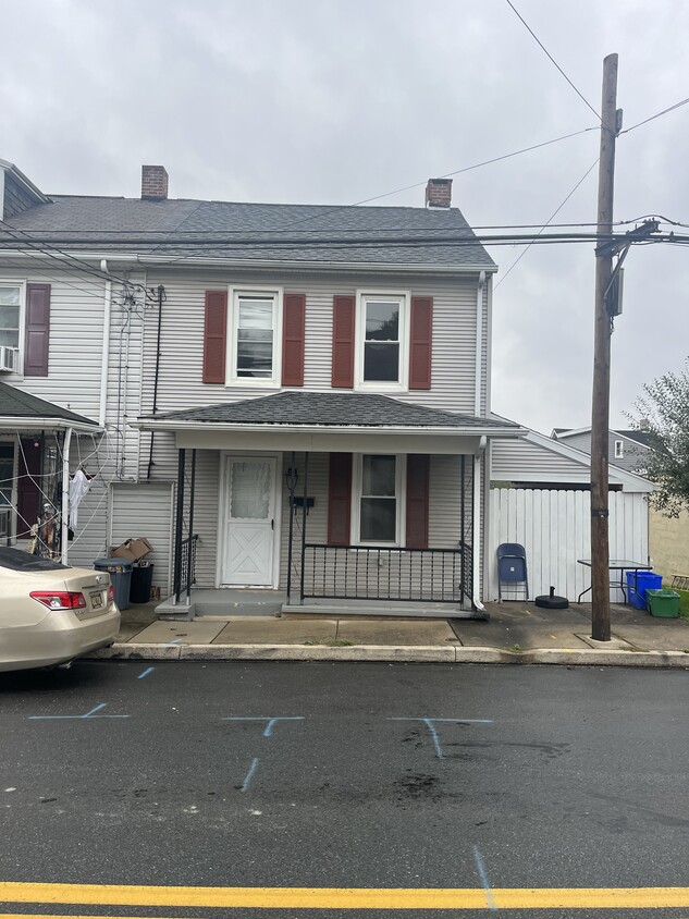 Primary Photo - 623 S Front St