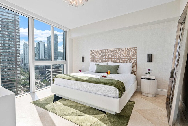 Building Photo - 485 Brickell Ave