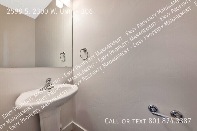 Building Photo - 2598 S 2300 W St