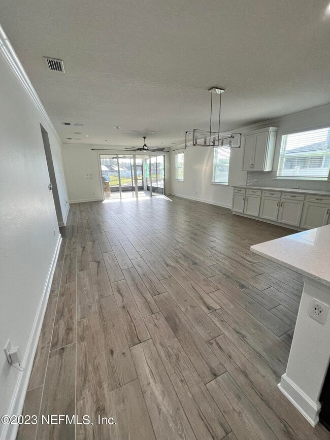 Building Photo - 855 Flach Dr