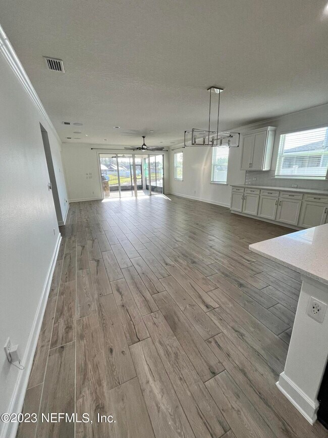 Foto del edificio - 855 Flach Dr