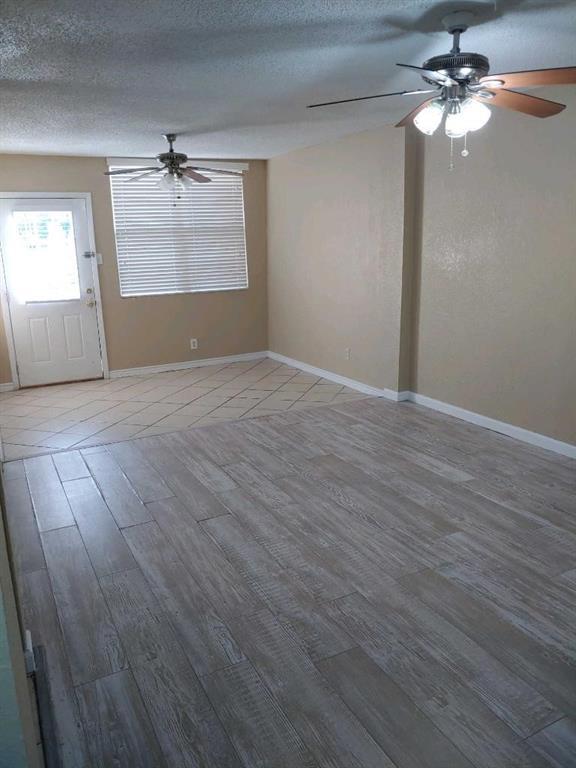 Foto del edificio - 538 Valley Park Dr