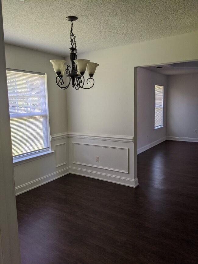 Foto del edificio - Home For Rent