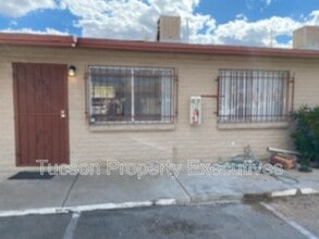 Building Photo - 5764 S Park Ave