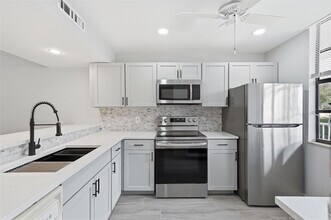 Building Photo - 1717 Whitehall Dr