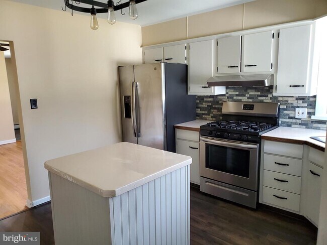 Building Photo - 506 Mullica Hill Rd