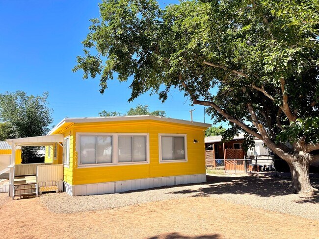 Building Photo - Newly Updated 3 Bedroom Home!